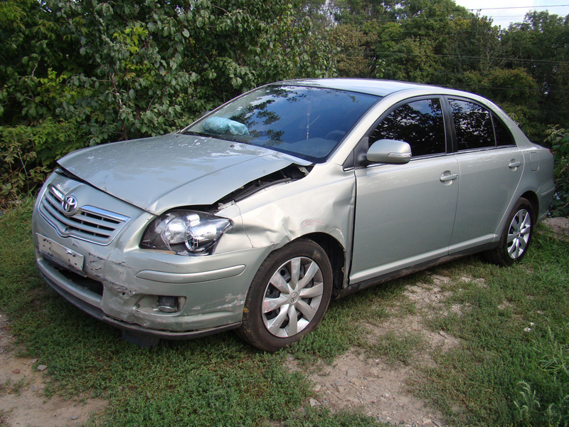 Выкуп битых авто Toyota Avensis